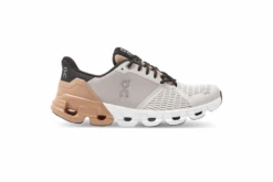 On Cloudflyer Loopschoen Wit/beige Dames