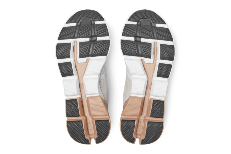 On Cloudflyer Loopschoen Wit/beige Dames - Image 6