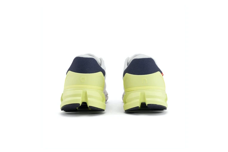 On Cloudflyer 4 Loopschoen Wit/hay Heren - Image 4