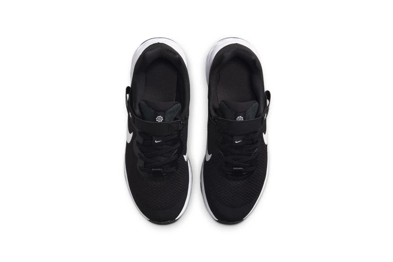 Nike Revolution 6 FlyEase Loopschoenen Zwart/Dark Smoke Grey/Wit KIDS - Image 5